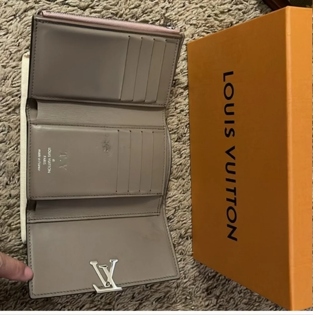 Louis Vuitton Capucines Compact Wallet